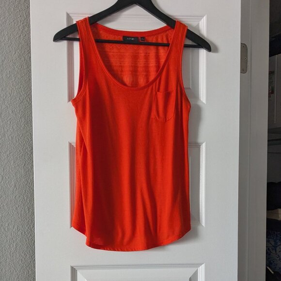 APT 9 sleeveless top - Picture 1 of 6